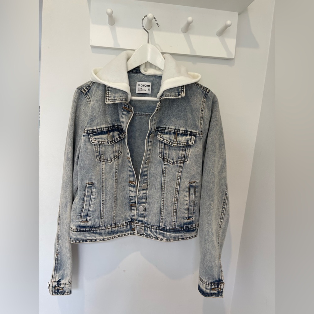 Jeans jacket with removable hoodie